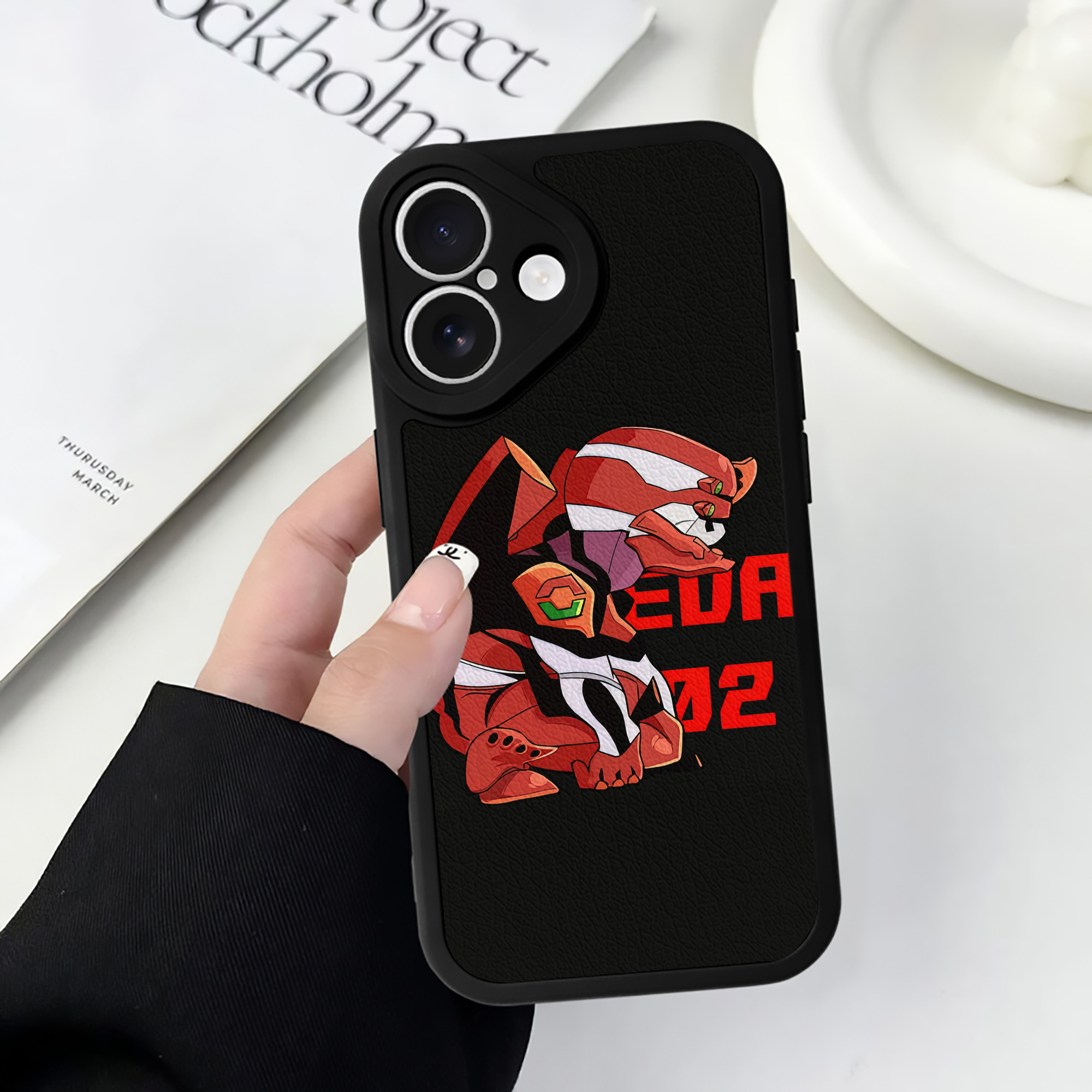 （画像用） EVA 新世紀エヴァンゲリオン 【iPhone 16シリーズ対応】シリコンスマホケース（レザー調） 材質：シリコン
